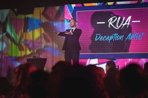From Ordinary to Extraordinary: Elevating Your Upscale Fundraising Event with a Magician